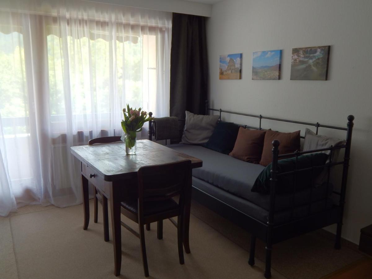 Free Apartment - Burgblick บัดอูราค ภายนอก รูปภาพ